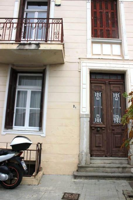 Calliope'S Neoclassical Home In The Heart Of Plaka Атина Екстериор снимка